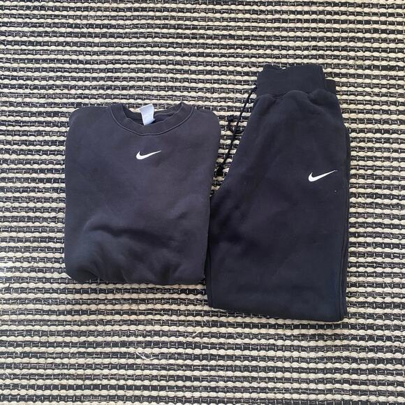 🌿Nike Womens 2P Black Cropped Sweater Jogger Sweatsuit  Set XS/M - Picture 1 of 13